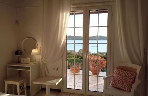 Kilada Casa | Votsalo Summer House by the Beach