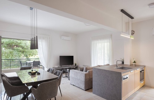 Vouliagmeni Apartamento | Vouliagmeni Stylish Apartment