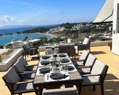 Vouliagmeni Apartamento | Vouliagmeni Panoramic 200m2 Rooftop & 25m2 Loft