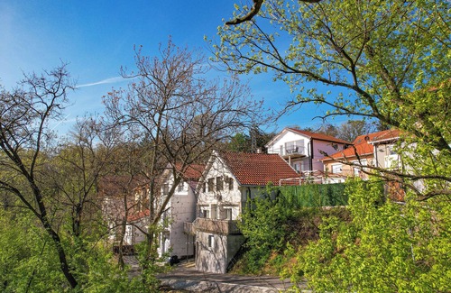 Zvezdara Casa | VP Apartment - A Forest Retreat in the Heart of the City!