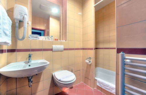 Lozovac Hotel | Vrata Krke Hotel