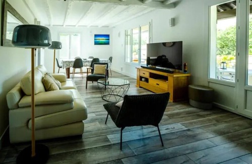 La Bastide-des-Jourdans Casa | Vrbo Property