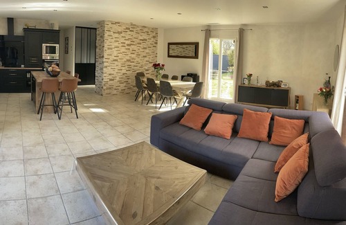 Saint-Andre-de-Cubzac Casa | Vrbo Property