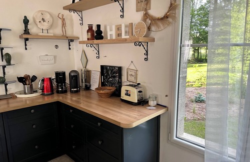 Saint-Ouen-les-Vignes Casa | Vrbo Property