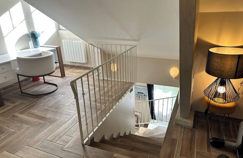 Saint-Ouen-les-Vignes Casa | Vrbo Property