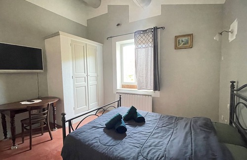 Saint-Martin-de-Crau Casa | Vrbo Property