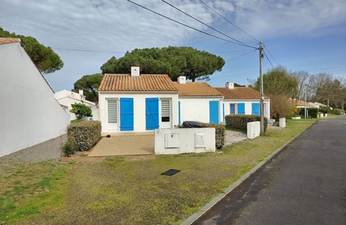 Saint-Jean-de-Monts Cabina | Vrbo Property