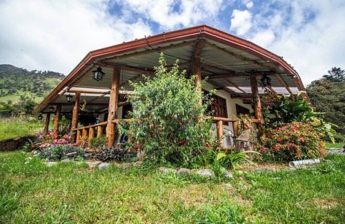 Baños de Agua Santa Cabina | Vrbo Property
