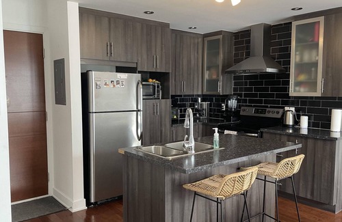Rosemont-La Petite-Patrie Apartamento | Vrbo Property
