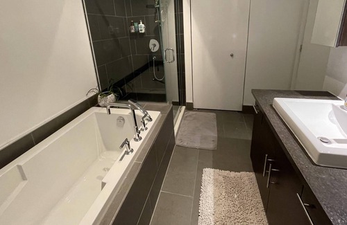 Rosemont-La Petite-Patrie Apartamento | Vrbo Property