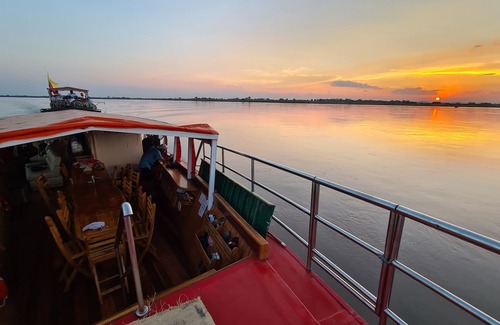 Mompos Alquiler De Eote | Glamping a bordo en la Canoa Río Magdalena