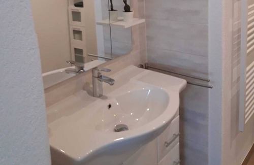 Seiwerath Apartamento | Vrbo Property