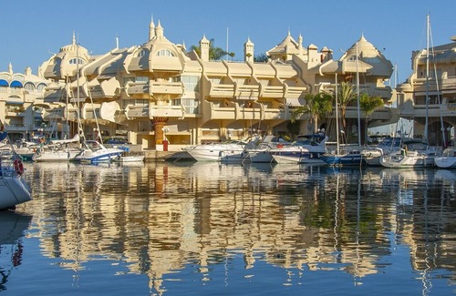 Torremolinos Chalet De Esquí | Vrbo Property
