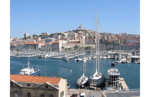 Baille Apartamento | Vrbo Property