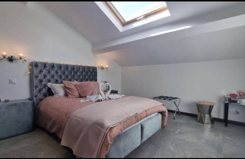 Mouroux Apartamento | Vrbo Property