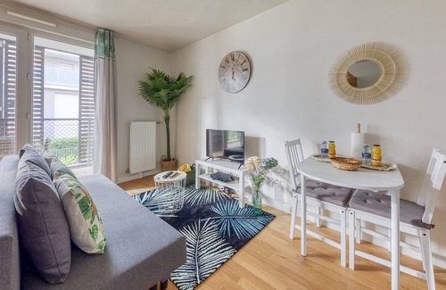 Palaiseau Apartamento | Vrbo Property