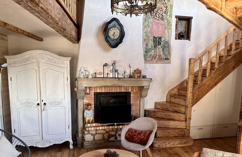 Vic-le-Comte Casa | Vrbo Property