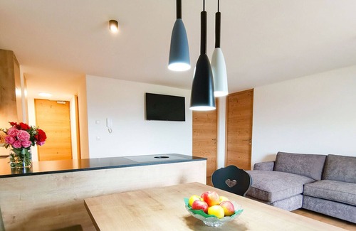Naz Apartamento | Vrbo Property