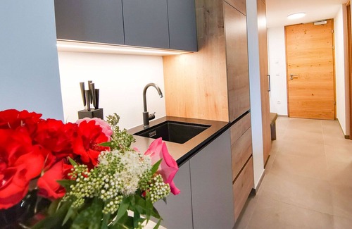 Naz Apartamento | Vrbo Property