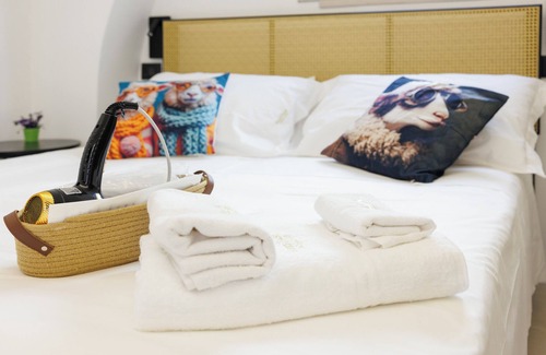Vasto Cama Y Desayuno | Vrbo Property