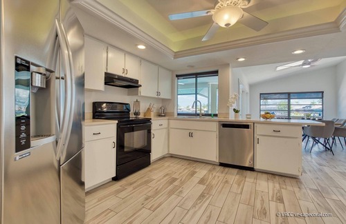 Eight Lakes Casa | VRCC Villa The View - Anglers paradise with a view