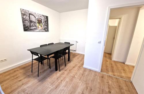 Bergisch Gladbach Apartamento | VS Workers Apartment T1-6