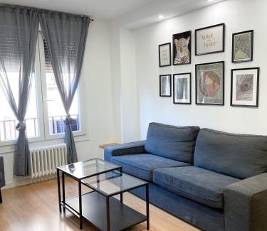 Centro histórico de Zaragoza Apartamento | VTZ El Balcón a la Basílica III - en plena Plaza del Pilar!