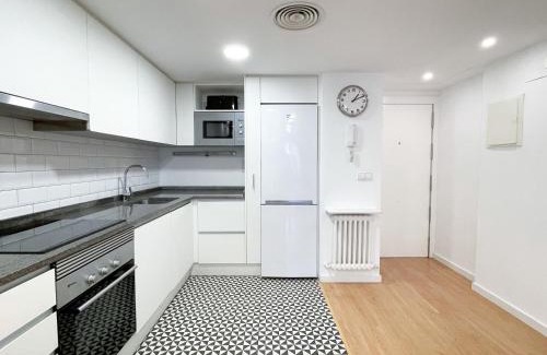 Centro histórico de Zaragoza Apartamento | VTZ El Balcón a la Basílica III - en plena Plaza del Pilar!