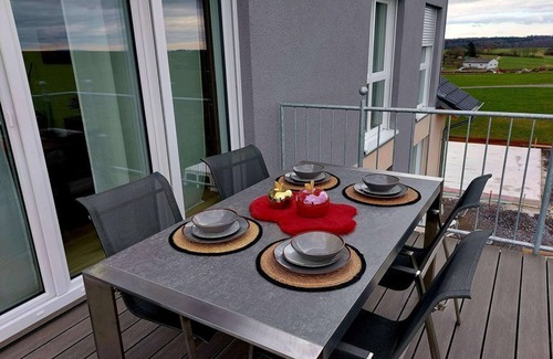 Lutzerath Apartamento | Vulkaneifelchalet - 4-bed vacation apartment Vulkaneifelchalet