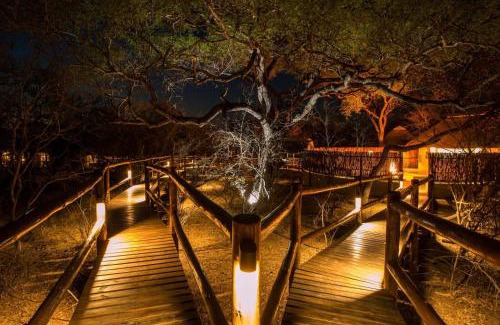 Thorny Bush Game Reserve Hotel | Vuyani River Lodge