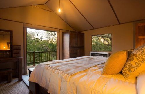 Thorny Bush Game Reserve Hotel | Vuyani River Lodge