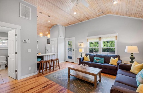 Folly Beach Casa | W Cooper 317