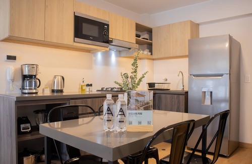 Miraflores Apartamento | w Elegant 2BR w/Great Balcony in Miraflores