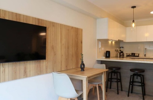 Centro Financiero de San Isidro Apartamento | w Fascinating 1BR w AC in San Isidro