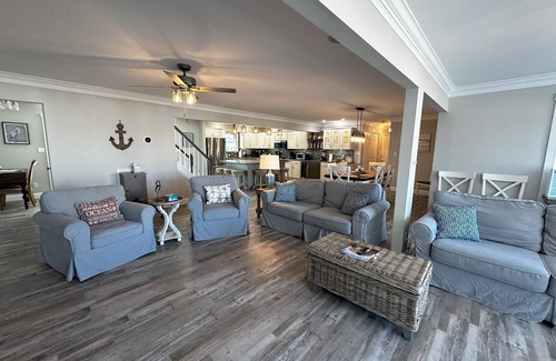 Keen-Wik On the Bay Casa | W. Fenwick Beach Retreat-Saltwater Pool and Canal Front! Minutes to Fenwick & OC