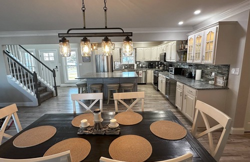 Keen-Wik On the Bay Casa | W. Fenwick Beach Retreat-Saltwater Pool and Canal Front! Minutes to Fenwick & OC
