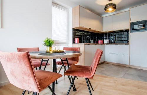 Koszalin Apartamento | W&K - White&Grey - Faktura VAT, Netflix, Parking w garażu, Blisko dworca i centrum
