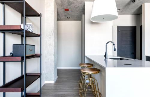 West Loop Apartamento | W Loop 1BR w Pool Gym nr Fulton Mkt CHI-293