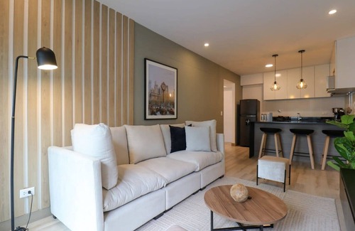 Petit Jean Ocharán Apartamento | w Mesmerizing 2BR With Balcony in the Heart of Miraflores