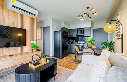 Panama City Apartamento | w* | Regal 1BR w/ Great Deco in Centriqo