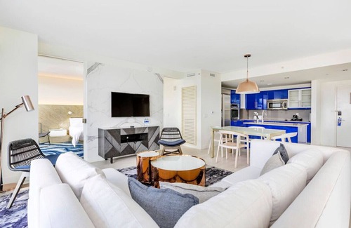 Barrier Island Condominio | W Residences 2 Bed Unit | Beachfront and Luxe Stay