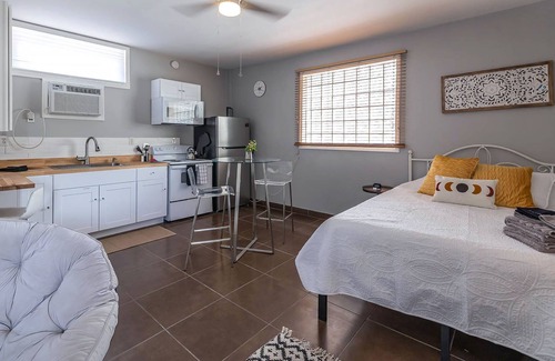 West University Apartamento | W University 2 Walk to U of A, 4th Ave & Downtown