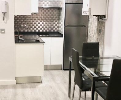 León Apartamento | W W W GoyaHospitales es Bajo B