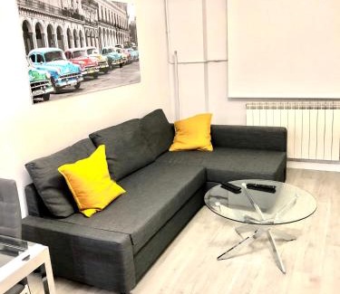 León Apartamento | W W W GoyaHospitales es Bajo B