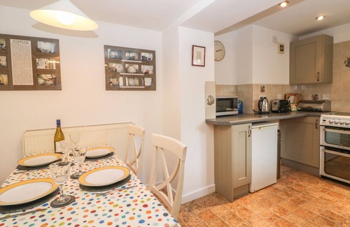 Bourton Cabaña | Wadham Cottage, BOURTON-ON-THE-WATER