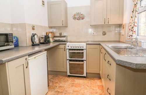 Bourton Cabaña | Wadham Cottage, BOURTON-ON-THE-WATER