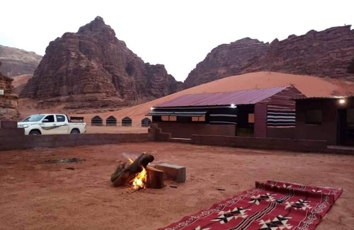 Wadi Rum Alquiler De RV | Wadi Rum Blue Sky and Tour