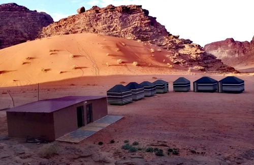 Wadi Rum Alquiler De RV | Wadi Rum Blue Sky and Tour