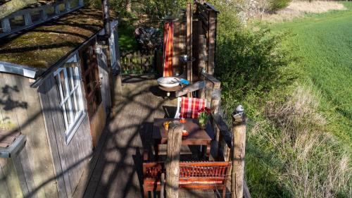 Kirch Mulsow Otro | Wagen am Rande der Welt