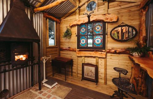 Alton Cabina | Wagon in the Woods